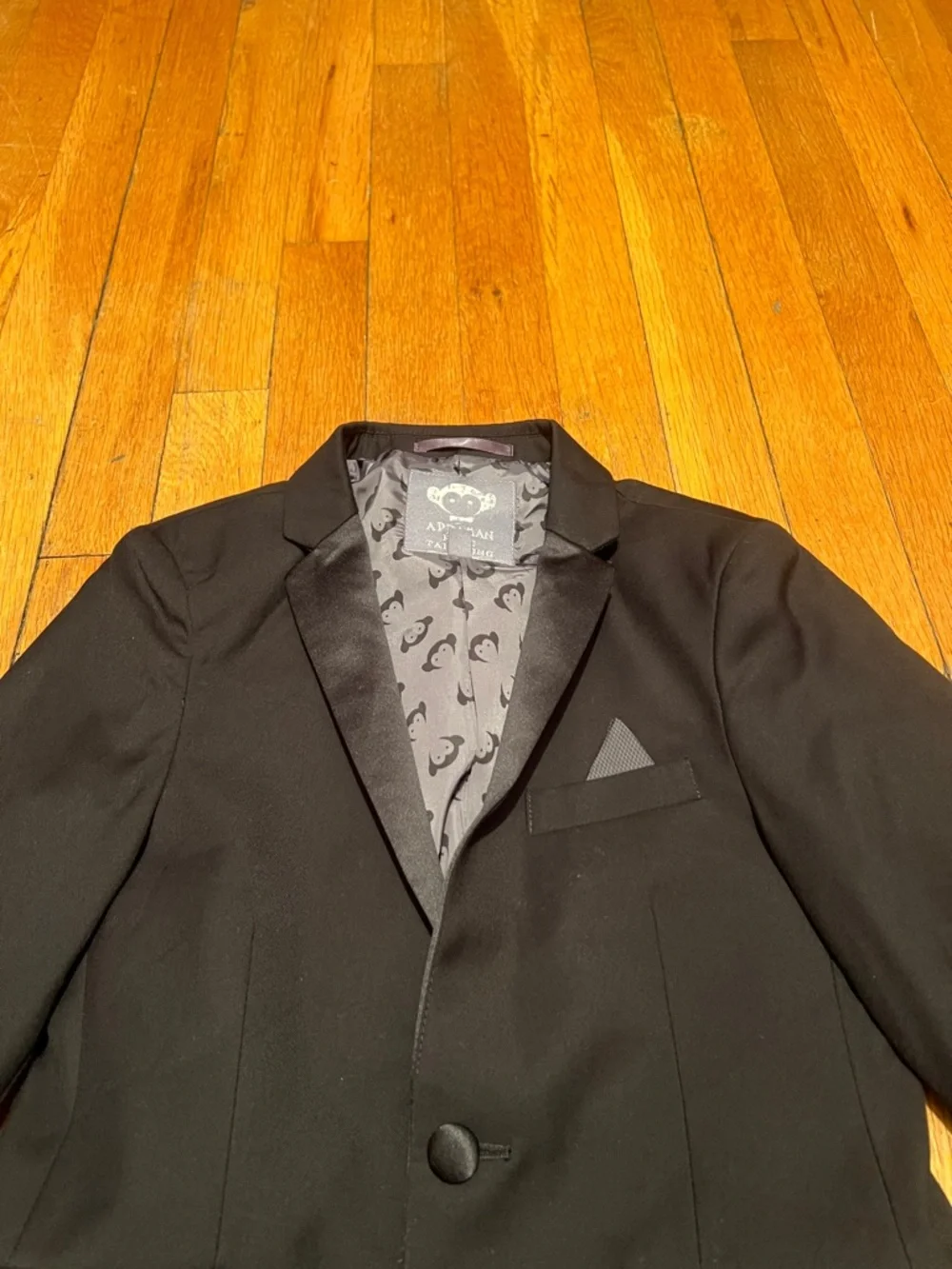 Appaman Boy’s Wool Tuxedo Blazer Jacket in Black, Kid’s size 8